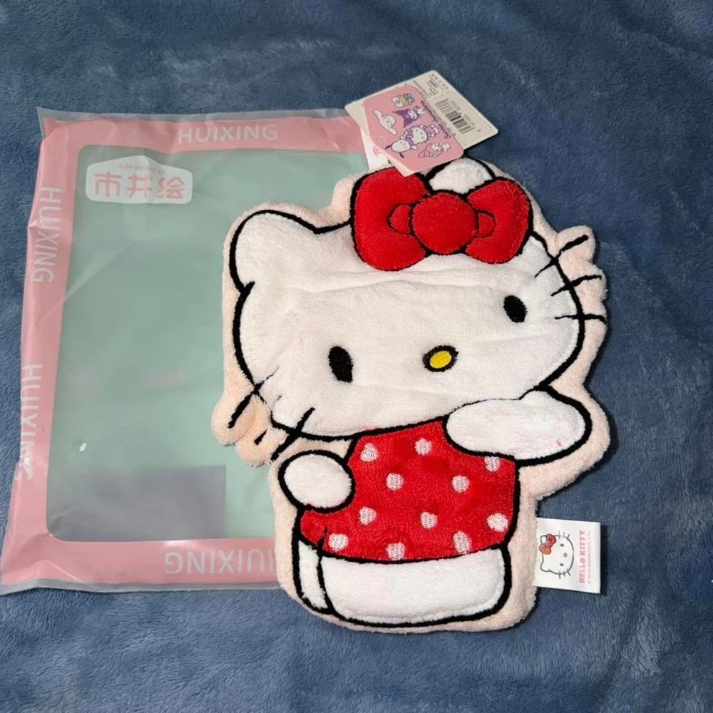 Hello Kitty pink bath towel